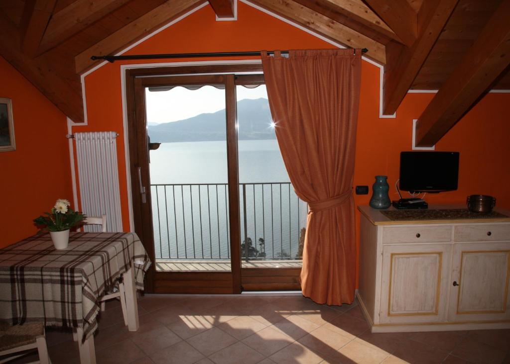 Casale Fe-Wo - Appartamenti Con Vista Lago Каннеро-Ривьера Номер фото